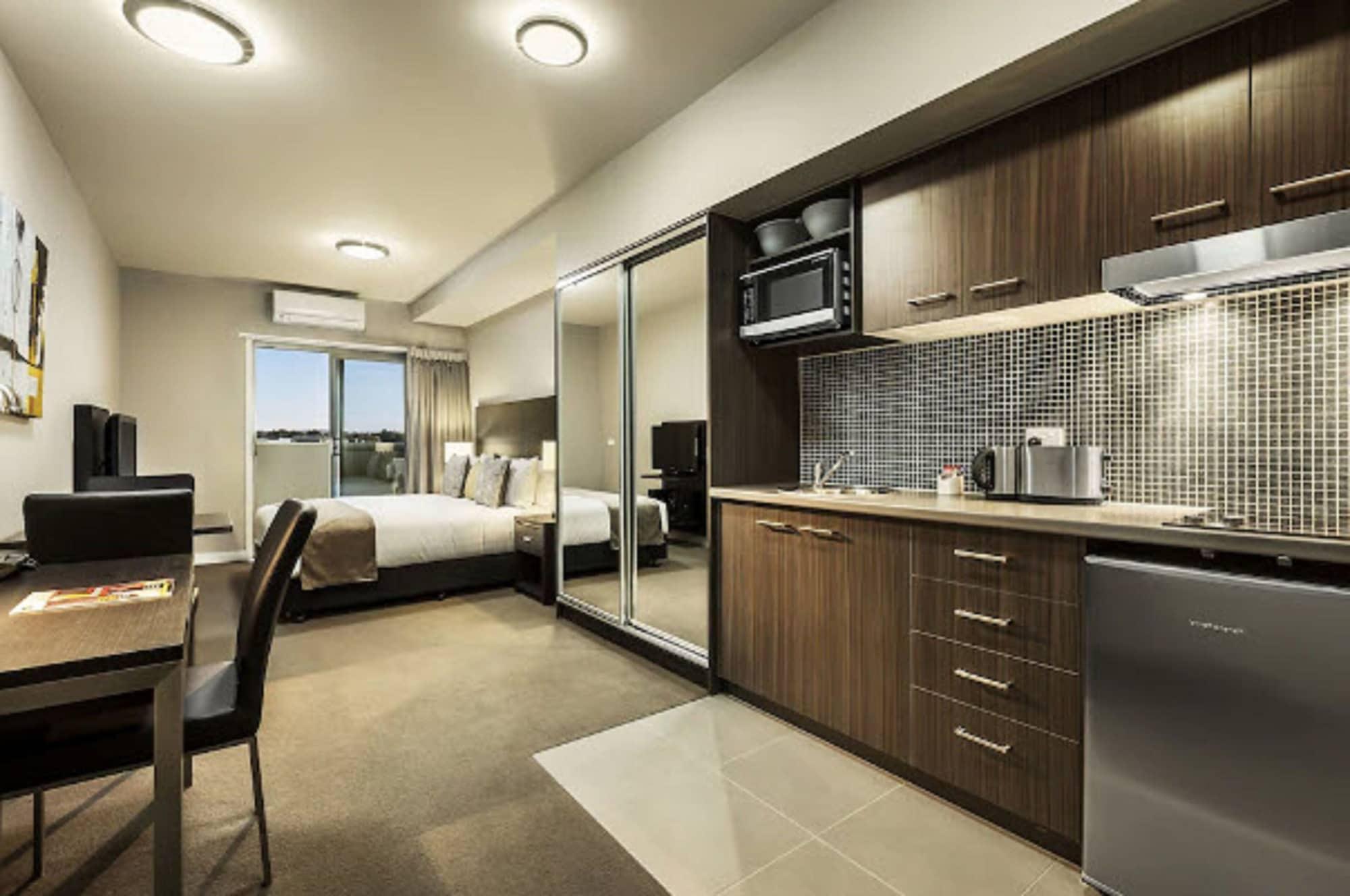 Quest Bundoora Aparthotel Melbourne Bagian luar foto