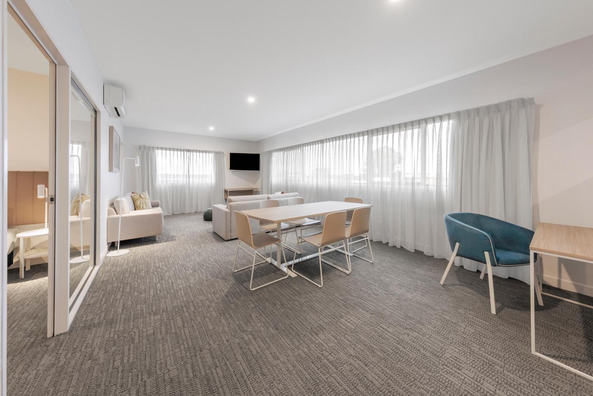 Quest Bundoora Aparthotel Melbourne Bagian luar foto