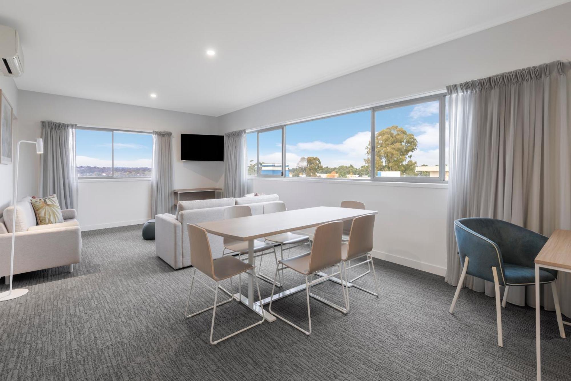 Quest Bundoora Aparthotel Melbourne Bagian luar foto