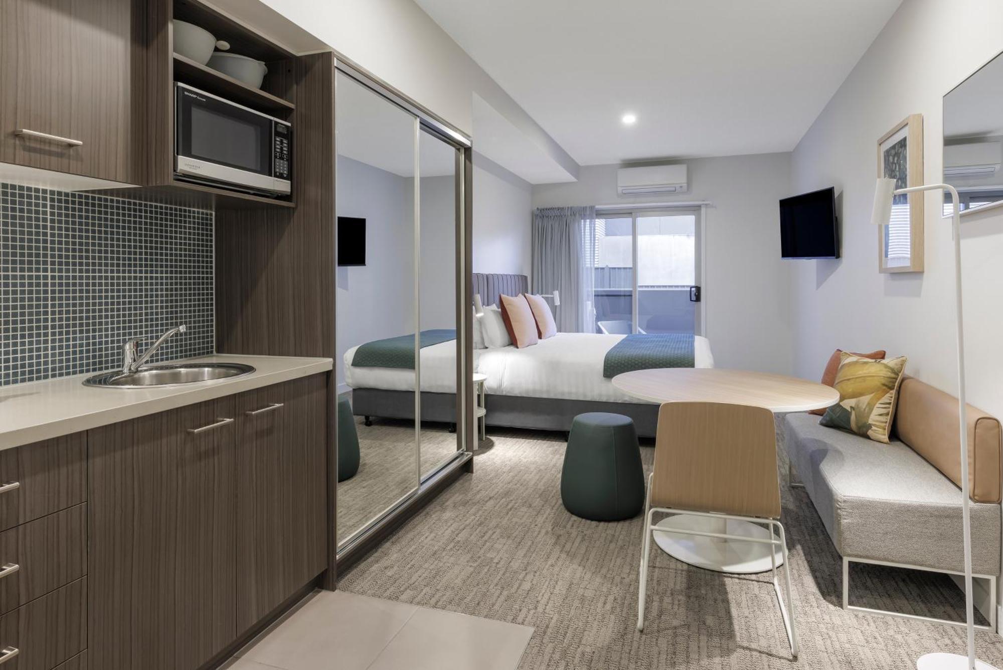 Quest Bundoora Aparthotel Melbourne Bagian luar foto